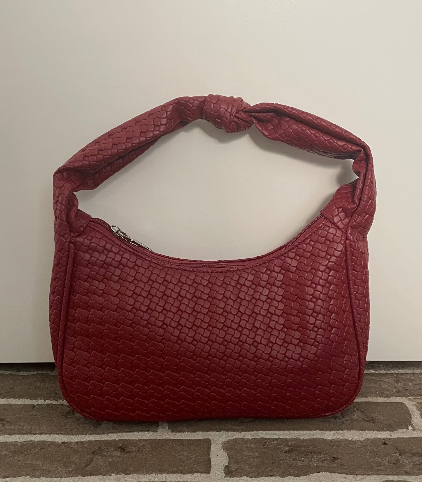 Stijlvolle handtas bordeaux knoop 26 x 7 x 17 cm ( exl. handvat )