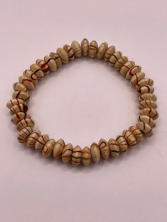 Stretch armband wood licht bruin/bordeaux
