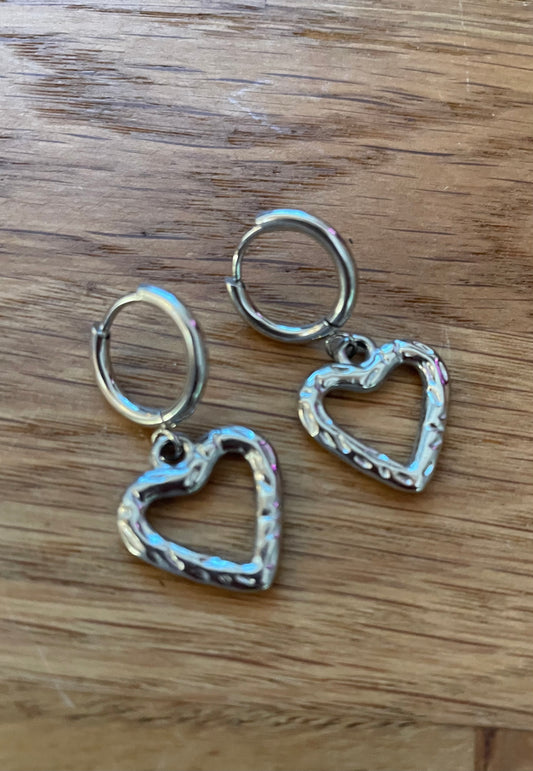 Oorbellen jazz zilver love 2,8 x 1,7