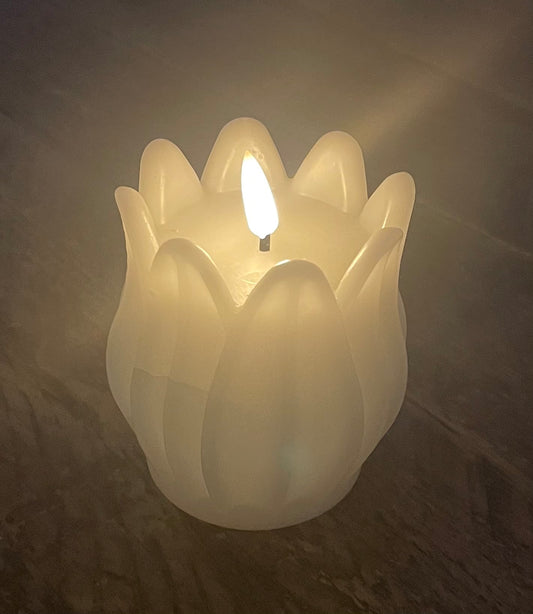 Kaars LED tulip  creme 2x aa exl. 10 h x 8,5 b