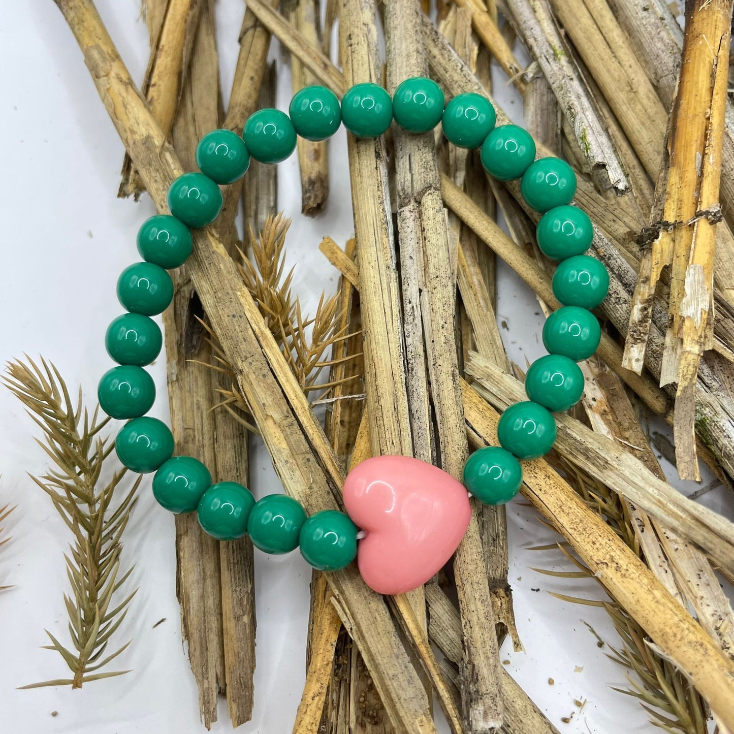 Stretch kralen armband met hartje